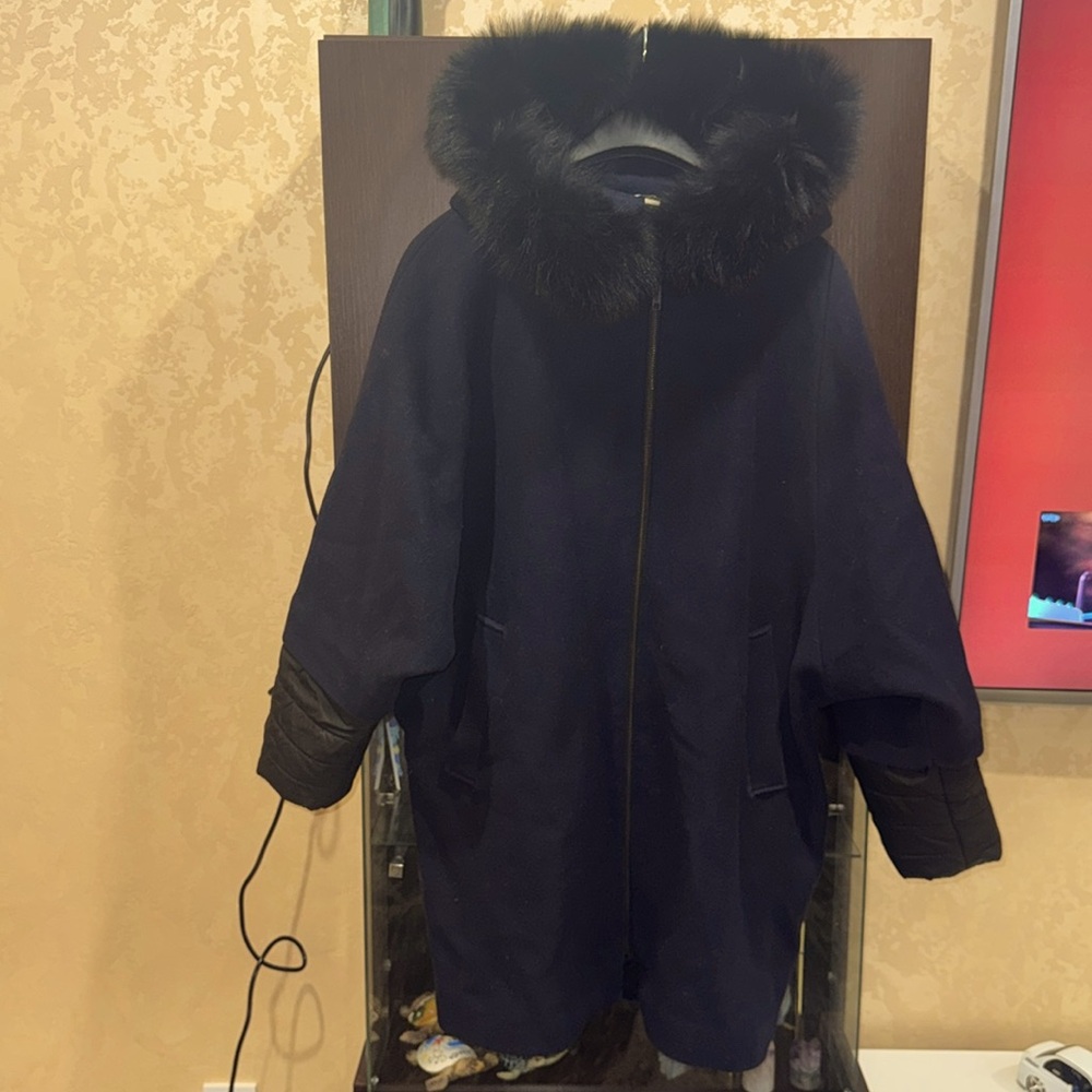 Beautiful Sandova Wool Coat with Real Fox Fur